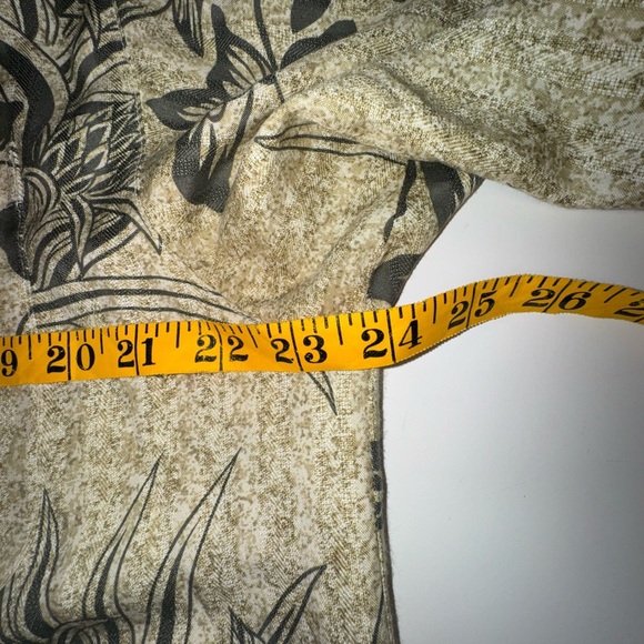 Tommy Bahama Beige and Green Hawaiian Men's Shirt M Tropical Resort - Picture 7 of 8